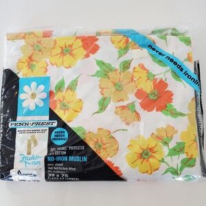 VINTAGE NIP Old Stock Twin Bed Bottom Yellow Floral Fitted Sheet Penneys 70s NEW